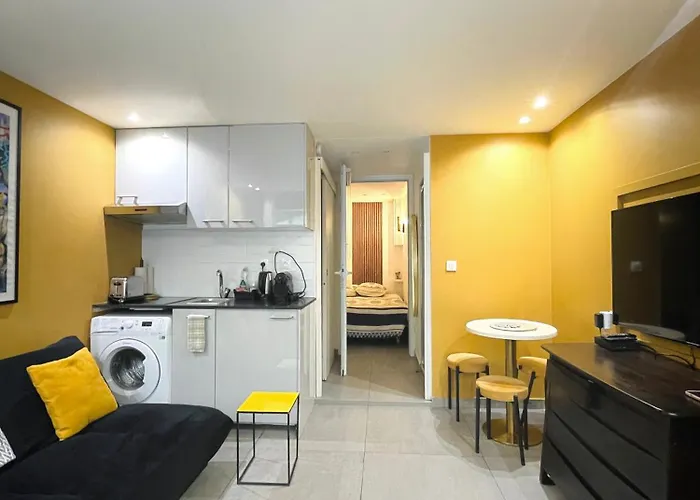 Design Studio In Marais Paris Center Pompidou